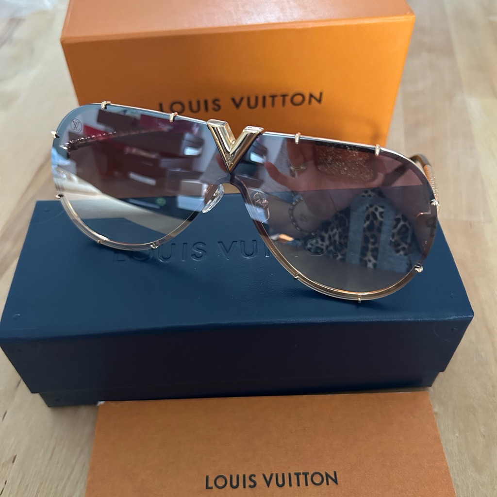 Louis Vuitton Aviator Mirrored Sunglasses